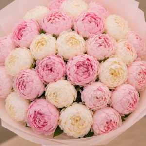 Cutie Flori de Sezon April Blush cu Bujori și Lisianthus - imagine 4