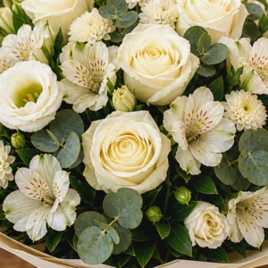 Buchet Flori de Sezon Snow Garden cu Anemone Albe și Ranunculus - imagine 4