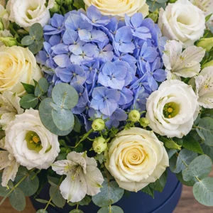 Aranjament Happy Birthday Blue Wish cu Delphinium și Hortensie - imagine 4