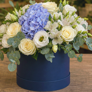 Buchet Mărțișor Blue Ribbon cu Anemone