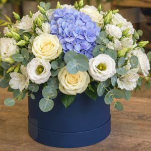Aranjament Flori la Comandă Blue Draft cu Delphinium și Hortensie