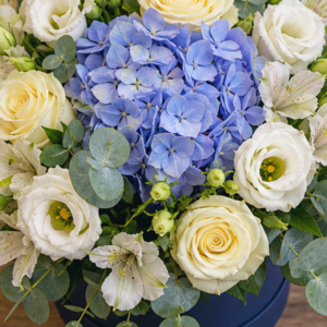 Buchet Mărțișor Blue Ribbon cu Anemone