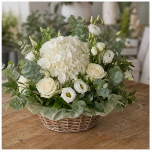 Livrare aranjamente florale pentru decorarea locuintei cos cu hortensie alba - poza 4