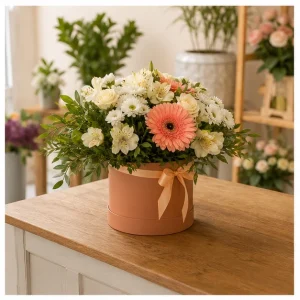 Livrare aranjamente florale pentru decorarea locuintei cutie cu accente somon - poza 3