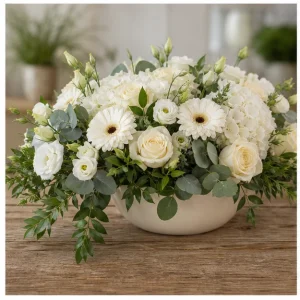 Livrare aranjamente florale pentru decorarea locuintei aranjament de masa alb crem - poza 3