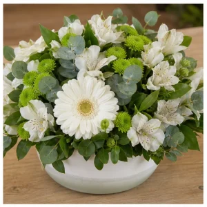 Livrare aranjamente florale pentru decorarea locuintei vas alb verde pentru masa - poza 2