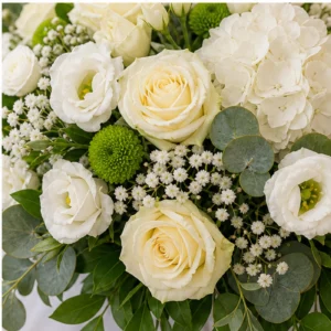 Aranjament floral nunta alb crem pentru masa mirilor - poza 4