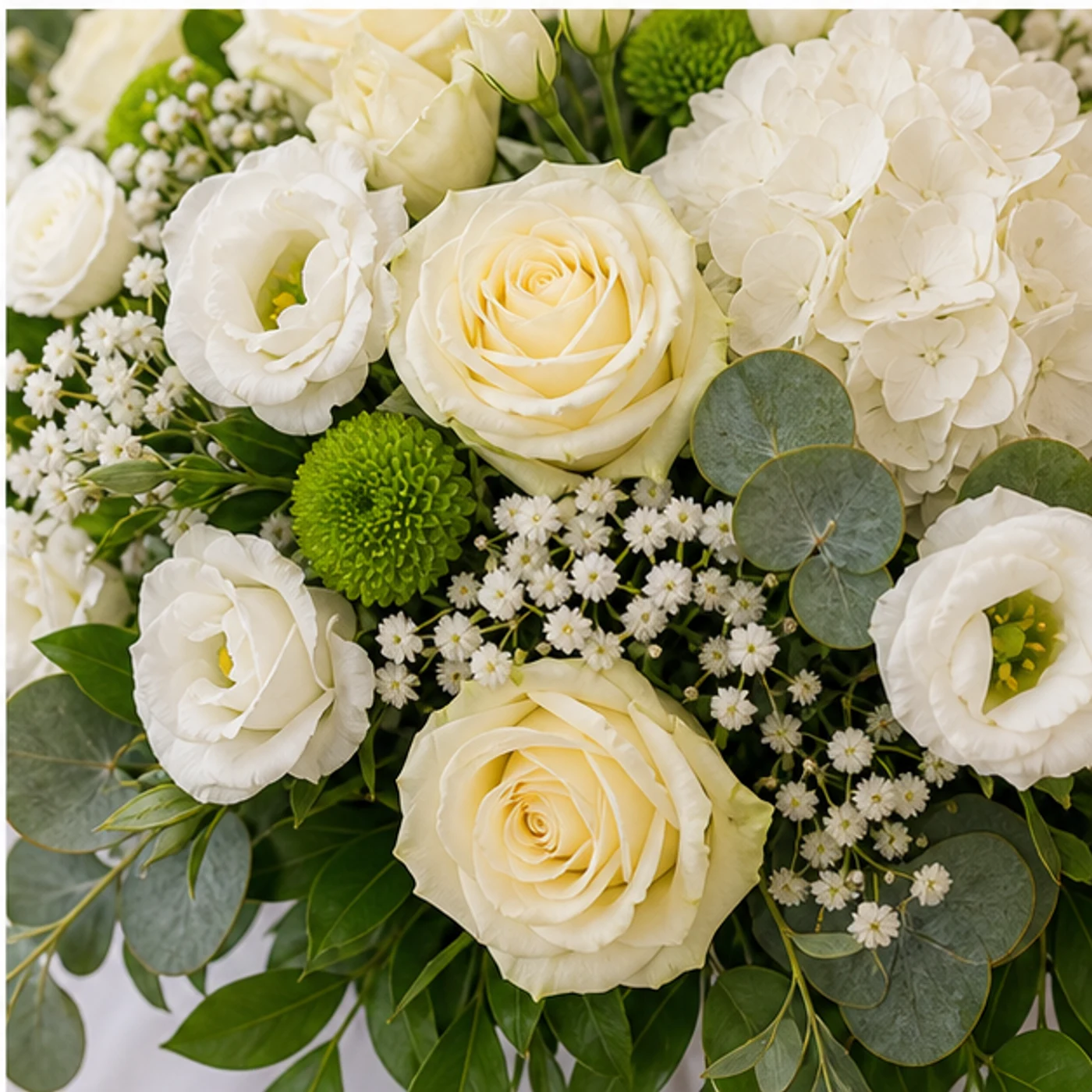 Aranjament floral nunta alb crem pentru masa mirilor - poza 4