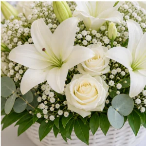 Aranjament floral nunta alb cu crini si trandafiri - poza 4