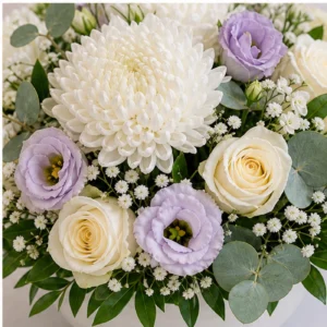 Aranjament floral nunta elegant cu crizanteme si eucalipt - poza 4