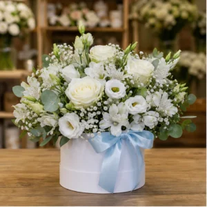 Aranjament floral pentru botez alb bleu cu lisianthus - poza 1