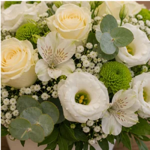 Aranjament floral pentru botez alb crem cu eustoma - poza 4
