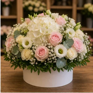 Aranjament floral pentru botez cu hortensie alba si trandafiri - poza 2
