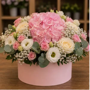 Aranjament floral pentru botez roz cu hortensie si miniroze - poza 1