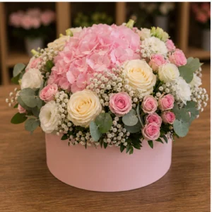 Aranjament floral pentru botez roz cu hortensie si miniroze - poza 3