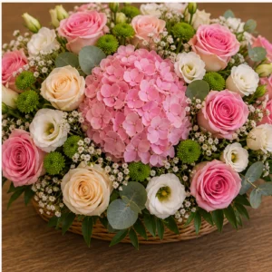 Aranjament floral spectaculos in cos oval cu hortensie roz - poza 4