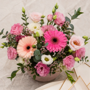 Aranjament Flori la Domiciliu Prag Senin cu Gerbera și Lisianthus - imagine 4