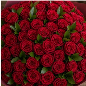 Buchet 51 Trandafiri Rosii cu Salal - poza 4
