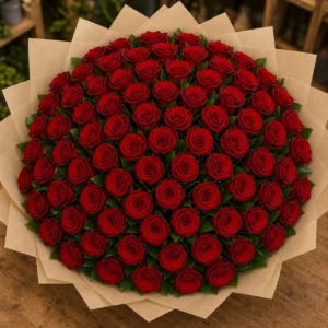 Buchet 61 trandafiri rosii cu salal verde - poza 4