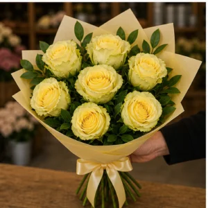 Buchet cu 7 trandafiri galbeni delicat - poza 2