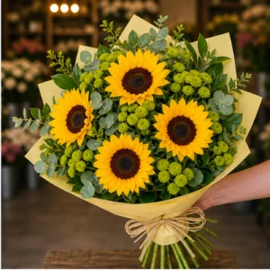 Buchet cu floarea-soarelui si santini verde - poza 2