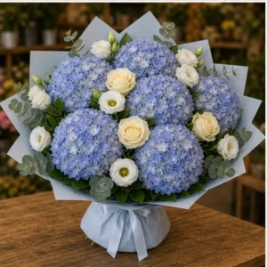 Buchet cu hortensii albastre premium si lisianthus - poza 3