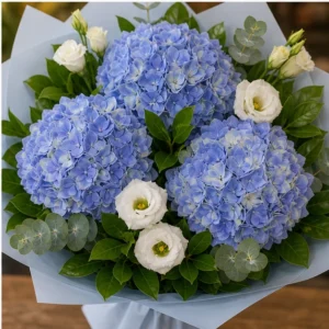 Buchet cu hortensii albastre si lisianthus alb - poza 4