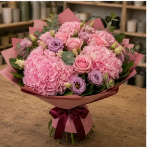 Buchet de flori de primavara de lux roz cu hortensie si trandafiri - poza 3