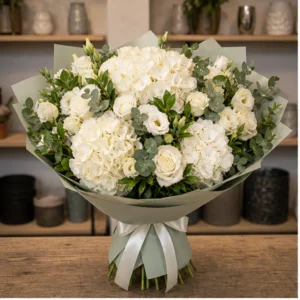 Buchet de flori de primavara premium alb cu hortensie si lisianthus - poza 1