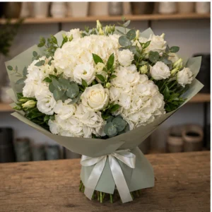 Buchet de flori de primavara premium alb cu hortensie si lisianthus - poza 3