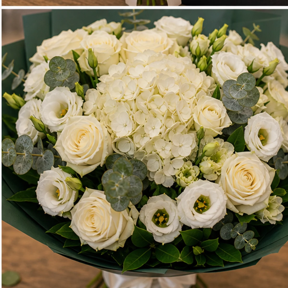 Buchet de flori online premium alb cu hortensie si lisianthus - poza 4