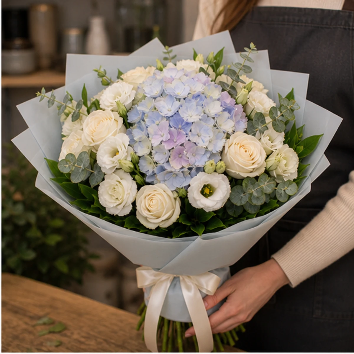 Buchet de flori online premium pastel cu hortensie - poza 2