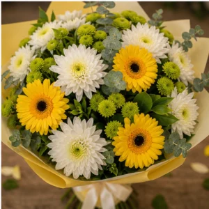 Buchet de flori pentru zi de nastere vesel cu crizanteme si gerbera - poza 4