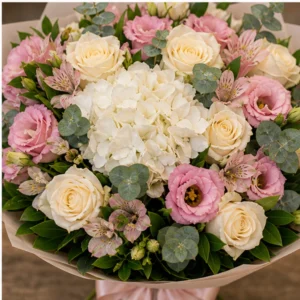 Buchet de flori proaspete premium pastel cu hortensie alba - poza 4