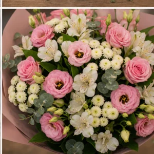 Buchet de flori speciale roz cu lisianthus si santini - poza 4