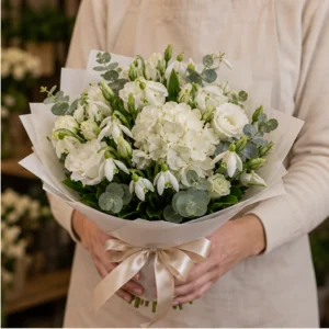 Buchet de ghiocei de lux alb cu hortensie si lisianthus - poza 2