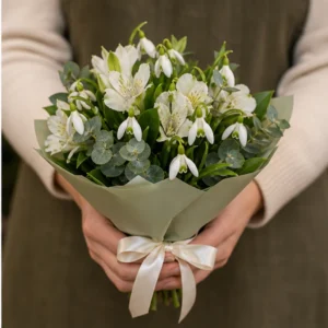 Buchet de ghiocei delicat cu alstroemeria alba - poza 2