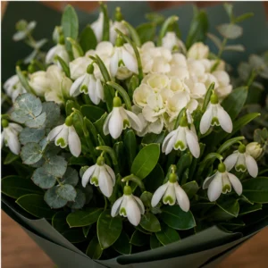 Buchet de ghiocei elegant cu hortensie alba - poza 4