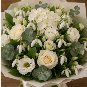 Buchet de ghiocei grandios cu hortensie si trandafiri albi - poza 4