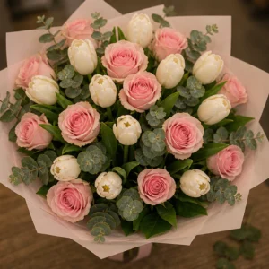 Buchet de lalele albe si trandafiri roz - poza 4