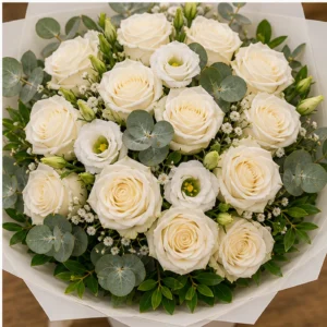 Buchet floral cu trandafiri albi si eucalipt premium - poza 4