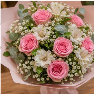 Buchet floral cu trandafiri roz si alstroemeria alba - poza 4