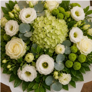 Buchet flori aniversare de gala alb verde cu lisianthus - poza 4