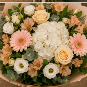 Buchet flori de camp statement cu hortensie si flori mixte - poza 4