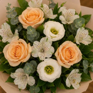Buchet flori deosebite piersica si crem - poza 4