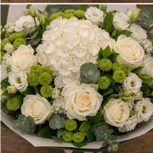 Buchet flori Valentine's Day de gala cu hortensie si trandafiri albi - poza 4