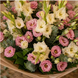 Buchet gladiole crem cu lisianthus roz - poza 4