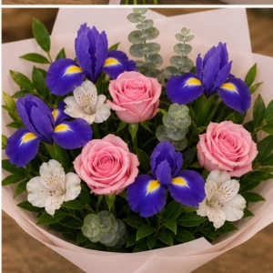 Buchet irisi violet si trandafiri roz - poza 4