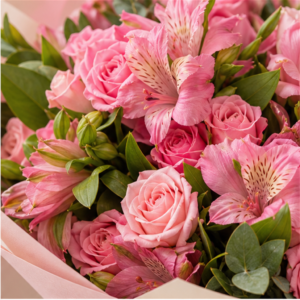 Buchet la Domiciliu Roz de Weekend cu Miniroze și Alstroemeria - imagine 2