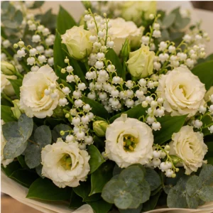 Buchet Lacramioare cu lisianthus crem - poza 4